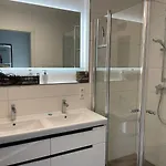 Apartmenthaus Waldstrasse 49 *