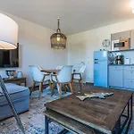 Apartmenthaus Waldstrasse 49 *